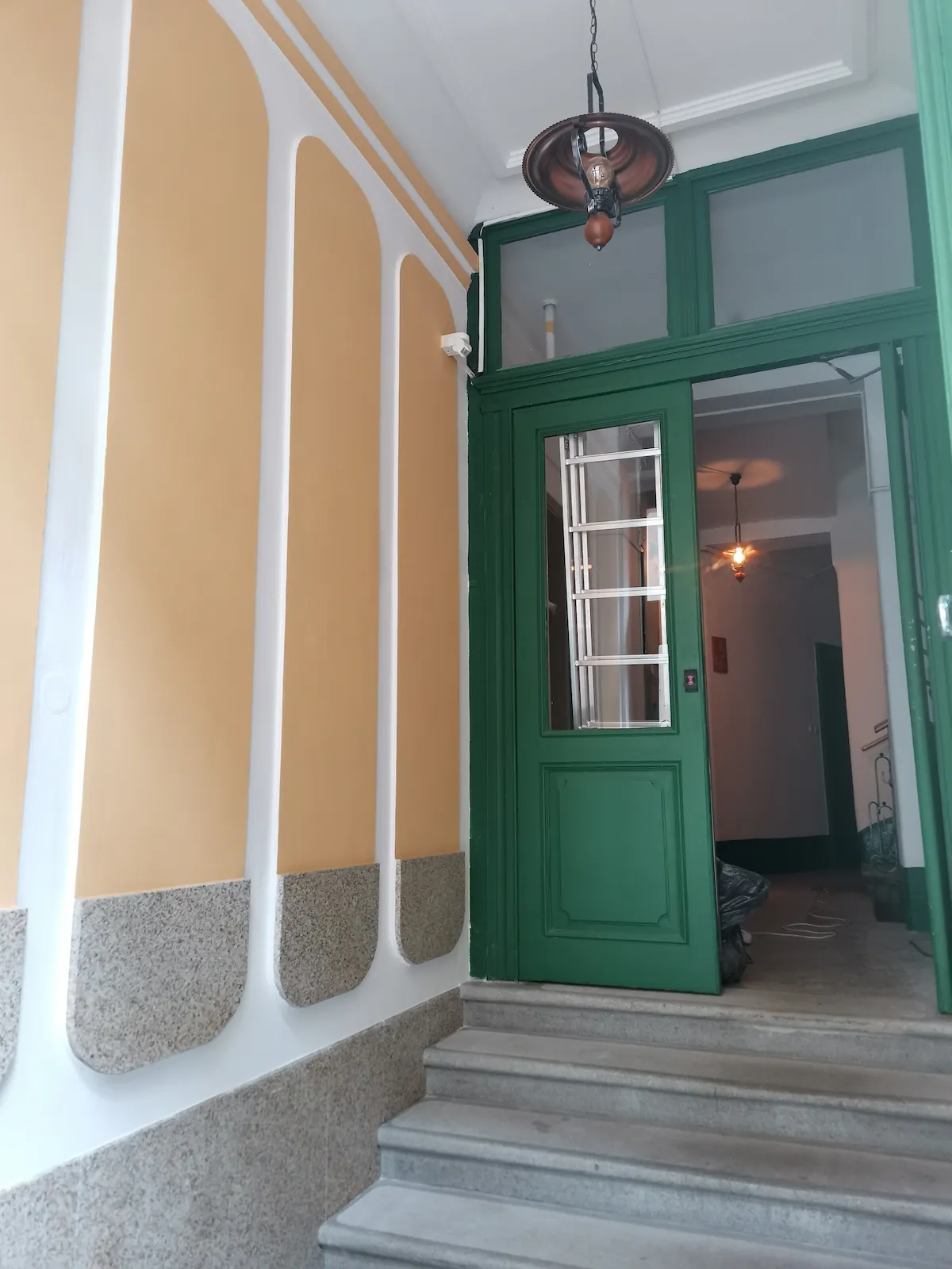Nátěr fasády bytového domu v Olomouci